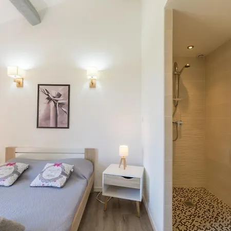 Villa La Félyvonne, Familiale Confortable Avec Sa Grande Terrasse Ombragée Et Sa Vue Dégagée Vers La *