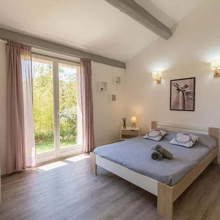 Βίλα La Felyvonne, Familiale Confortable Avec Sa Grande Terrasse Ombragee Et Sa Vue Degagee Vers La Ιέρ