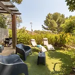 La Félyvonne, Familiale Confortable Avec Sa Grande Terrasse Ombragée Et Sa Vue Dégagée Vers La *
