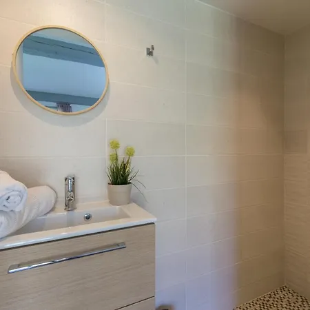 La Felyvonne, Familiale Confortable Avec Sa Grande Terrasse Ombragee Et Sa Vue Degagee Vers La