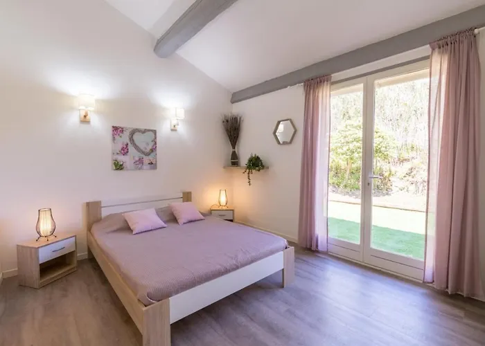 La Felyvonne: Familiale Avec Terrasse Et Vue Villa Hyeres