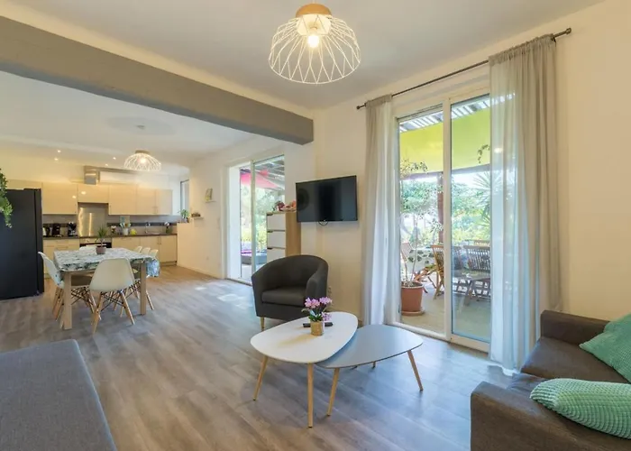 La Felyvonne: Familiale Avec Terrasse Et Vue * Hyeres