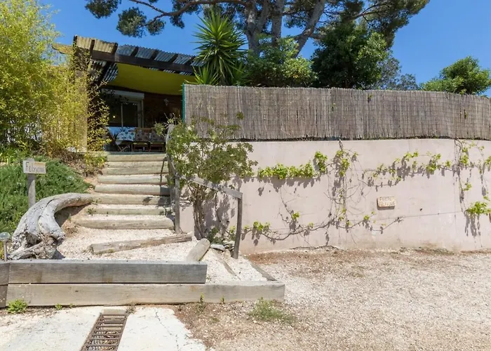 La Felyvonne, Familiale Confortable Avec Sa Grande Terrasse Ombragee Et Sa Vue Degagee Vers La Hyères